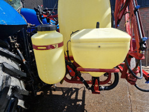 HARDI 12 METER SPRAYER