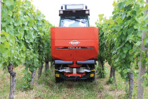 KUHN FERTILISER SPREADERS