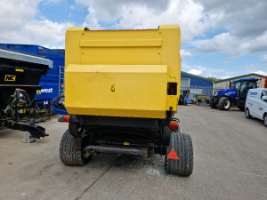 NEW HOLLAND BR7060 ROUND BALER