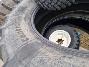 USED 650/65R42 TYRES